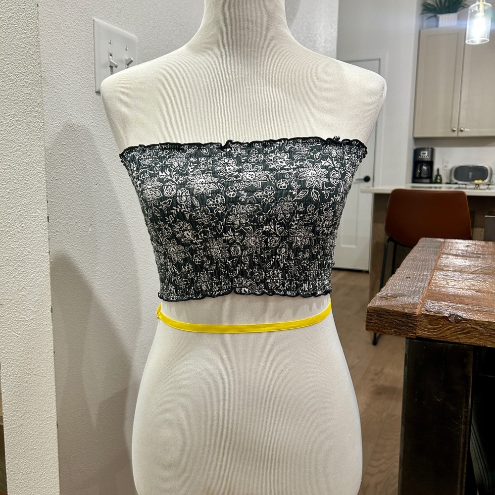 Forever 21 Monochrome Floral Tube Top